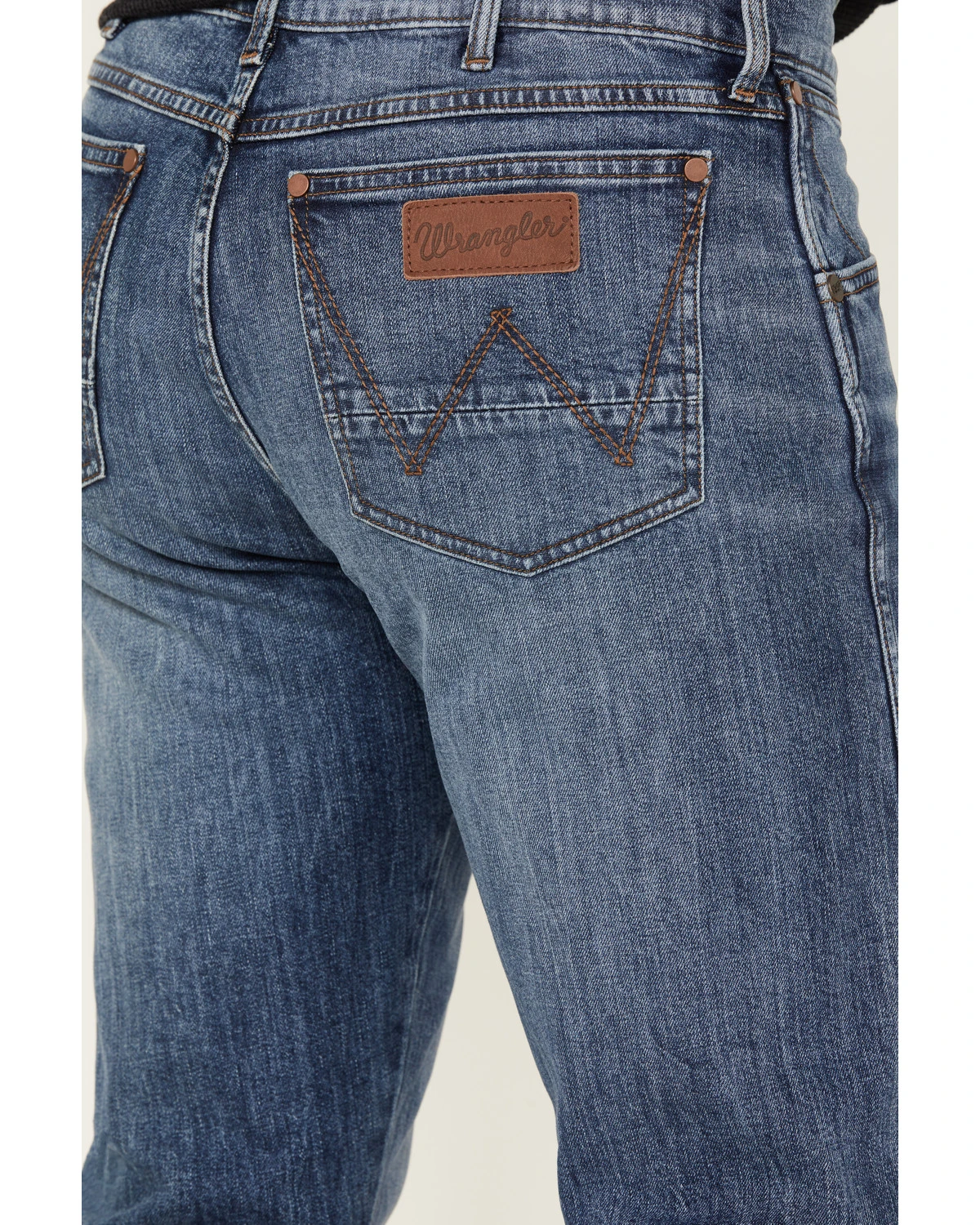 Wrangler Retro Men's 88MWZ Sawdust Medium Wash Slim Straight Denim Jeans 6 Wrangler Retro Men's 88MWZ Sawdust Medium Wash Slim Straight Denim Jeans - Image 4